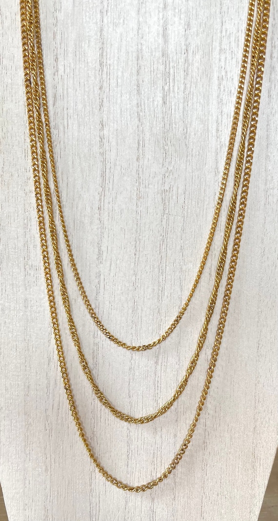 Triple strand necklace links Gem