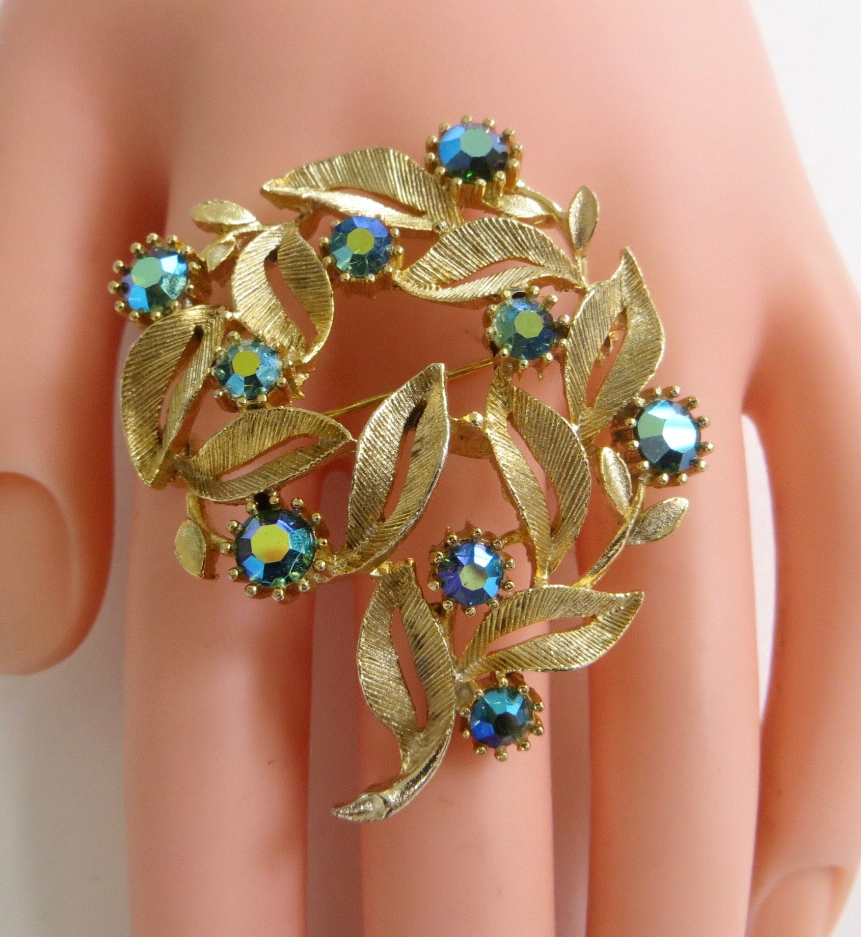 Vintage Lisner Brooch, Green Aurora Borealis Rhinestones Vintage Lisner Brooch, Green Aurora Borealis Rhinestones