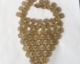 Vendome Mesh Bib Halskette, vergoldet Floral, Boho Halskette, Coro Schmuck