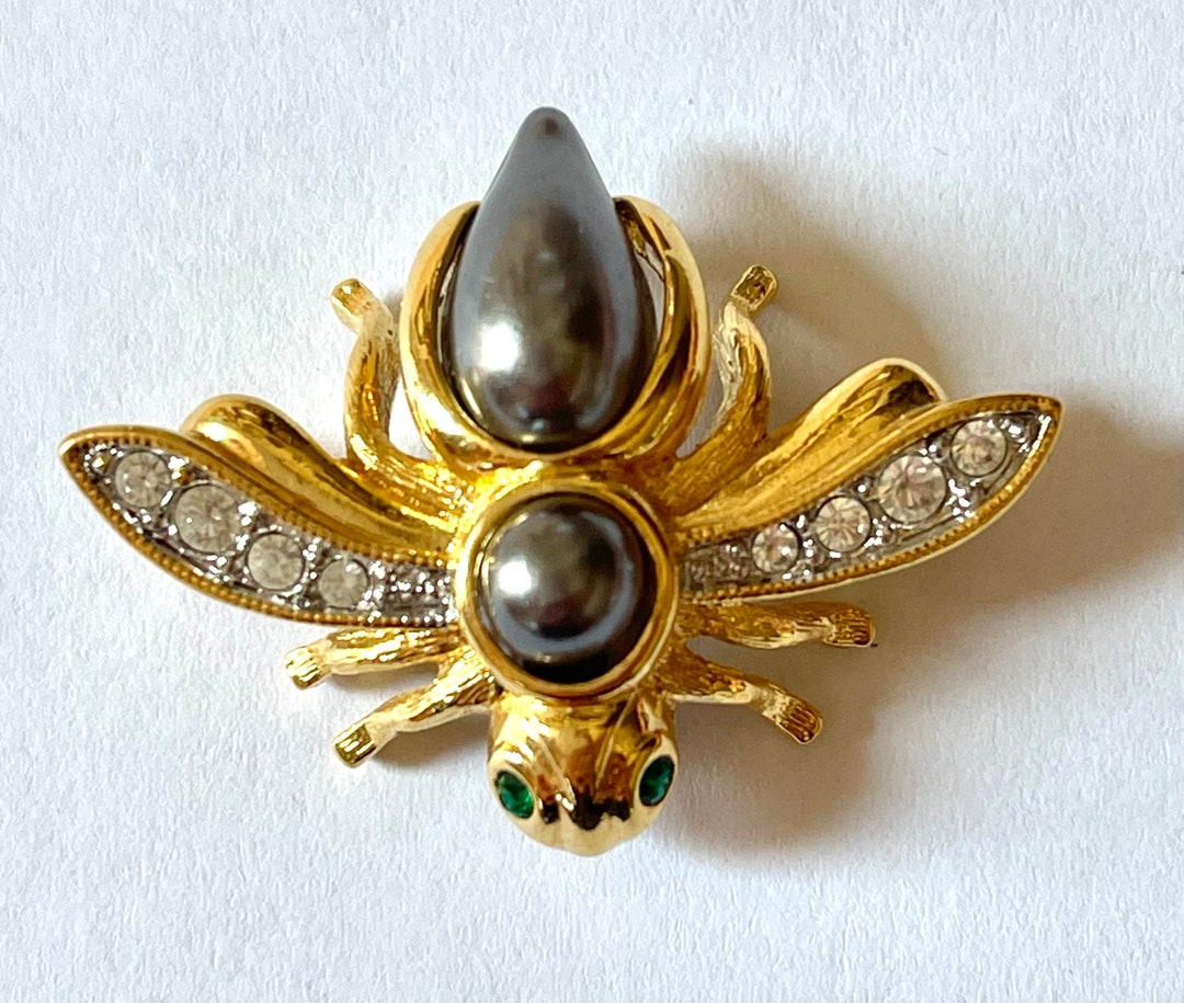 Joan Rivers Bee Brooch, Black Stone Bee, Rhinestone Wings, Vintage Joan