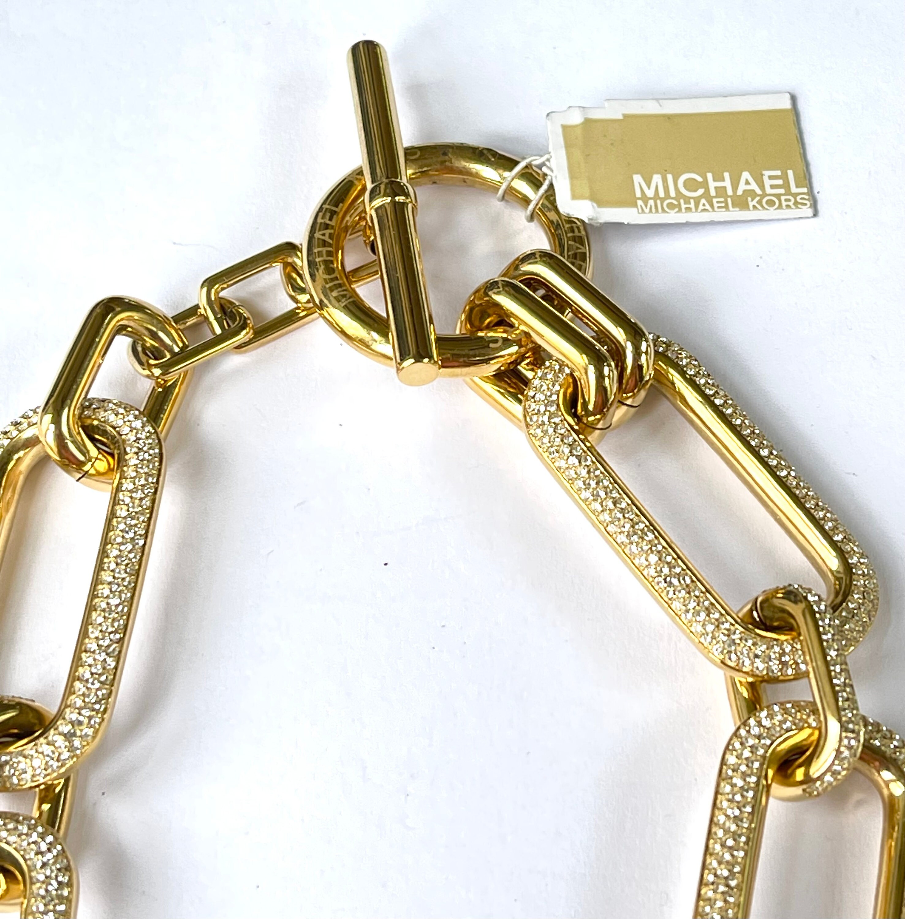 Total 30+ imagen michael kors gold paper clip necklace Abzlocal.mx