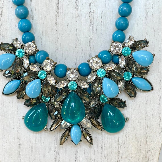 Vintage Lucite Rhinestone Bib Necklace, Turquoise… - image 2