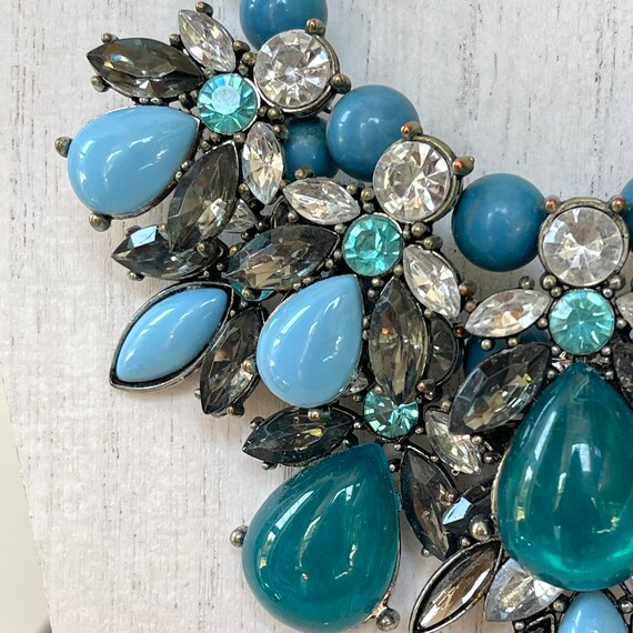 Vintage Lucite Rhinestone Bib Necklace, Turquoise… - image 5