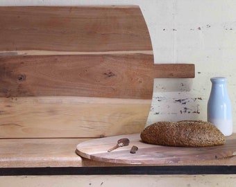 LARGE recycled wooden serving boards, bread boards and chopping boards. Perfect for a large dinner party! Each one is unique in appearance.