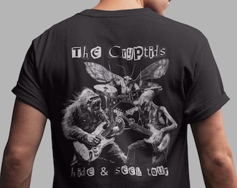 Maglietta Cryptids Hide & Seek Tour: stampa sul retro di Bigfoot, Mothman, UFO