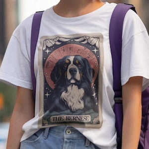 Camiseta Bernese Mountain Dog, The Berner Tarot Card Shirt Bernese Dog Mom Gifts