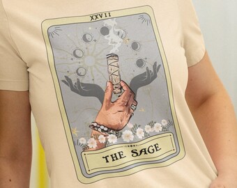 Camisa de salvia, la camisa de la carta del tarot de salvia, camiseta de boticario Camisa de bruja de herbología quemará regalos de salvia