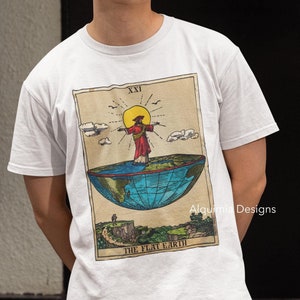 La chemise de carte de tarot de la terre plate, chemise de théories du complot de la terre plate T-shirt de carte de tarot de la société de la terre plate du monde