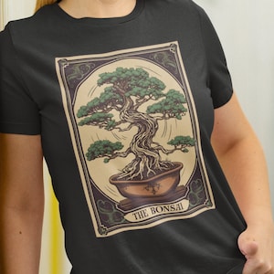 Camisa Bonsai, La camisa de la carta del Tarot Bonsai, Regalos para amantes de los árboles Bonsai Camisa amante de las plantas
