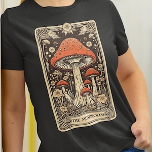 A camisa de cartas de tarô de cogumelo, camisa de cogumelo, camiseta de forrageamento Presentes para amantes de fungos Camiseta de fungo de micologia