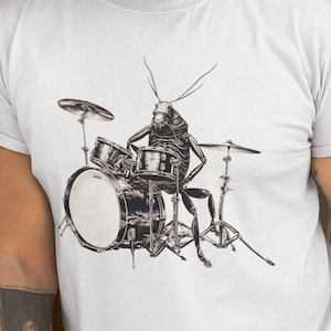 Camicia da batterista, camicia da scarafaggio che suona la batteria, regali per batterista per batterista Tshirt Roach Drummer