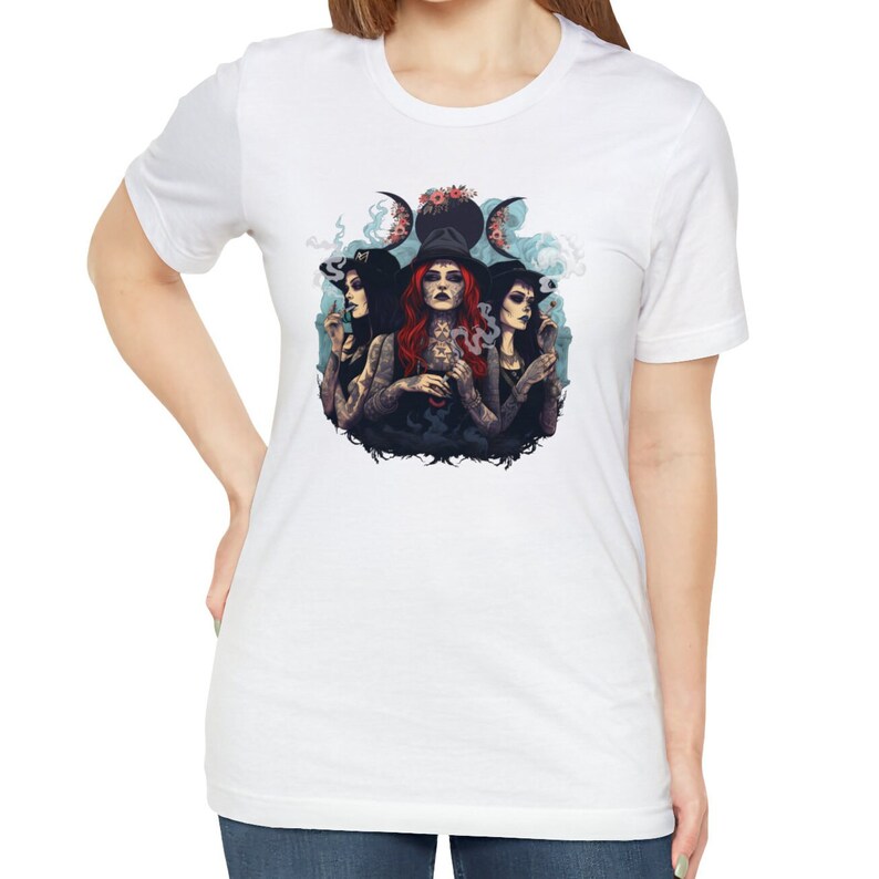 Camisa Stoner Witch Coven, Stoner Gifts Weed Camiseta Triple Moon Cannabis Witchy Shirt Stoner Coven Tee imagen 9
