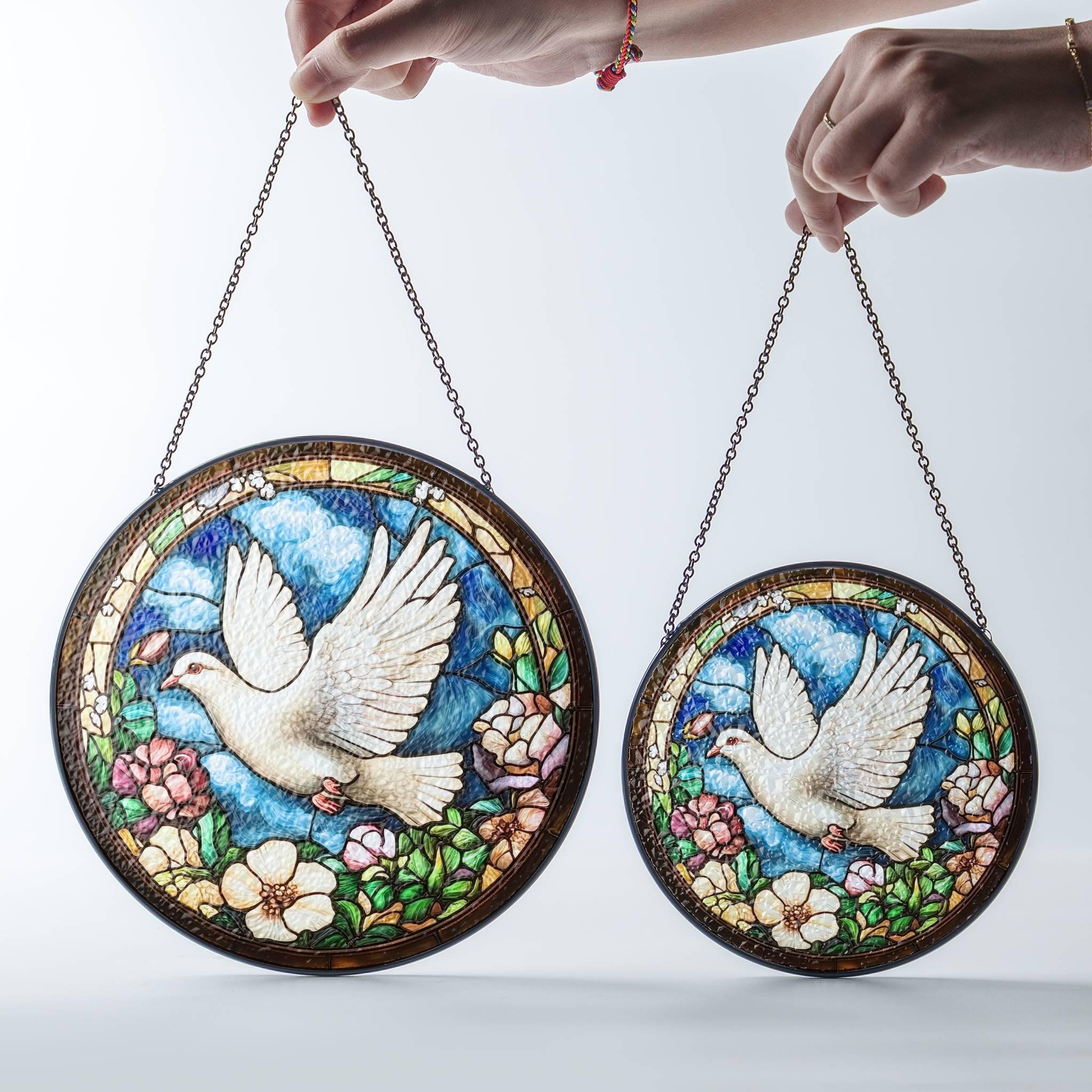 鳩のステンドグラスサンキャッチャー：平和の鳥の窓飾り - Etsy 日本