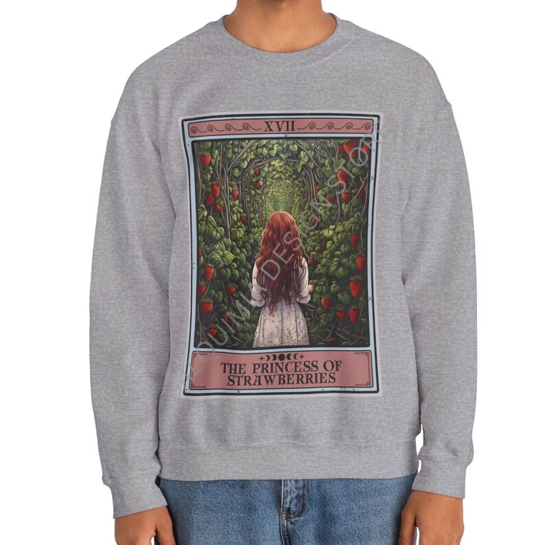 Erdbeer-Sweatshirt, die Prinzessin der Erdbeeren Tarot-Karte Erdbeer-Liebhaber-Geschenke für Obst-Liebhaber Erdbeer-Pullover mit Rundhalsausschnitt Sport Grey