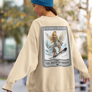 Snowboard Sweatshirt BACK PRINT, The Snowboarder Tarot Card Sweatshirt, Snowboarder Sweater Frau Snowboard Crew Neck
