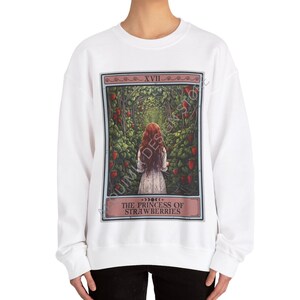 Erdbeer-Sweatshirt, die Prinzessin der Erdbeeren Tarot-Karte Erdbeer-Liebhaber-Geschenke für Obst-Liebhaber Erdbeer-Pullover mit Rundhalsausschnitt White