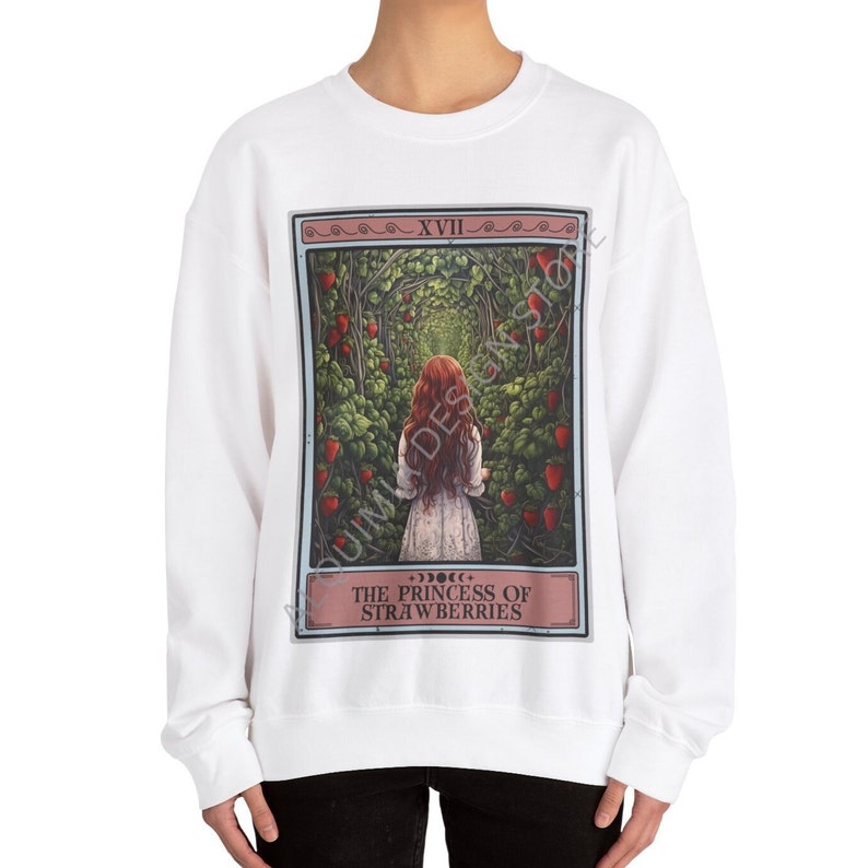 Erdbeer-Sweatshirt, die Prinzessin der Erdbeeren Tarot-Karte Erdbeer-Liebhaber-Geschenke für Obst-Liebhaber Erdbeer-Pullover mit Rundhalsausschnitt White