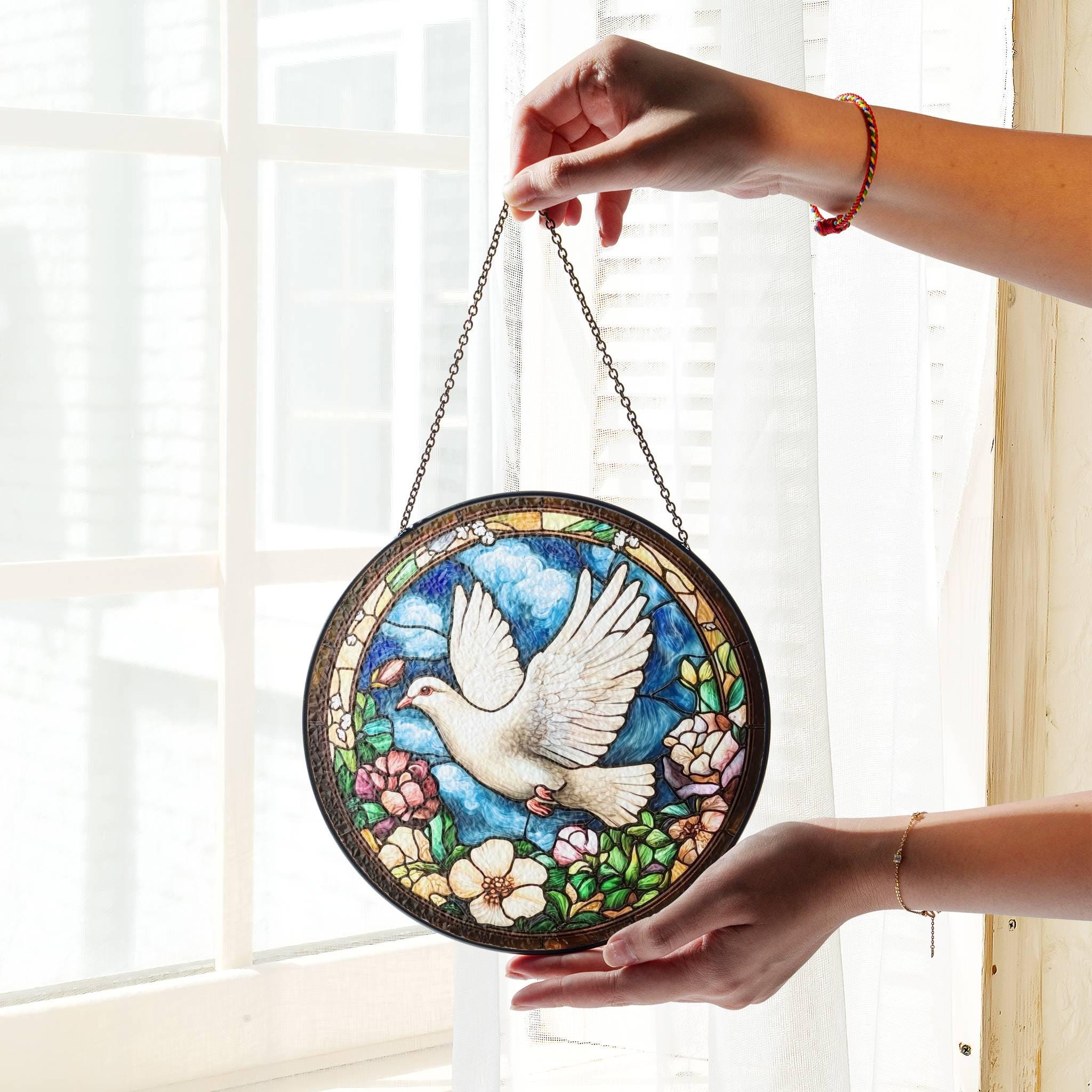 鳩のステンドグラスサンキャッチャー：平和の鳥の窓飾り - Etsy 日本