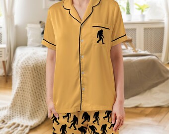 Bigfoot Satin-Pyjama-Set: Sasquatch Damen Kurzarm-Nachtwäsche