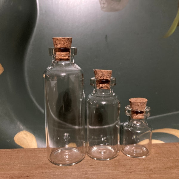 Lot of 3 New Glass Mini Miniature Bottles Cork Tops Primitive Rustic Kitchen Dry Goods Doll House Miniatures Diorama DT63