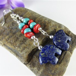 Vackra örhängen i sterlingsilver med blå lapis lazuli och zuni-björn, röd korall och turkos, handgjorda smycken, säljare i Storbritannien