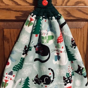 Double greenkitchen towel extra wide cotton Xmas cats trees gifts snowflakes crocheted green top pattern upside down other side