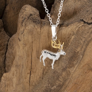 Collier cerf en or 18 carats sur argent sterling.