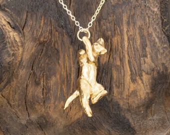 Cat Necklace with a Twist in  18 Carat Gold Vermeil.