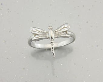 Dragonfly ring in Sterling Silver.