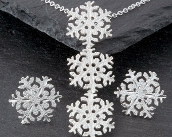 Snowflake Pendant and Earrings Set.