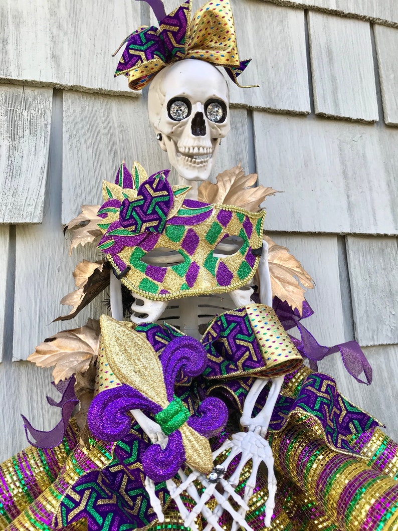 mardi gras wreath videos