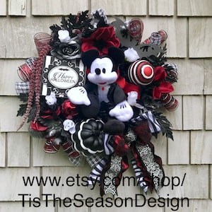 Mickey Mouse  Wreath, Halloween Disney Wreath, Mickey Mouse Halloween Wreath, Mickey Vampire Disney Wreath, Black, White, Orange and Purple