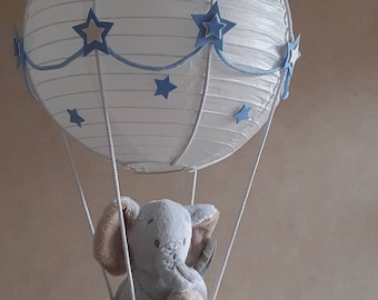 Lampenschirm für Kinderzimmer mit Heißluftballon in Babyblau. Spielzeug NICHT im Lieferumfang enthalten