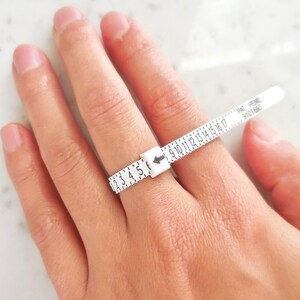Plastic Ring Sizer, Adjustable Reusable Ring Sizer, Find your Ring Size, Ring Sizer