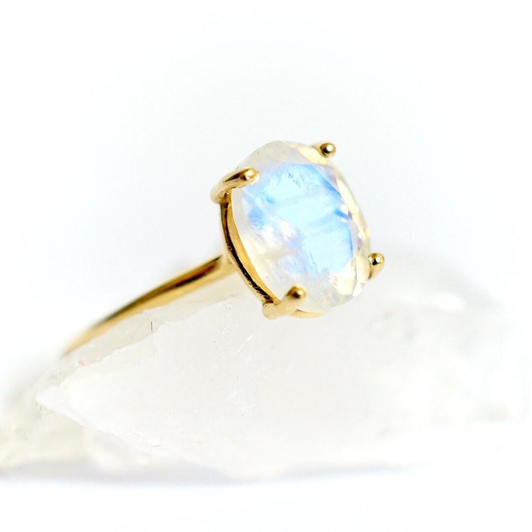•RAINBOW MOONSTONE - MEDIUM OVAL• scalloped bezel silver ring (size 8.75) main image 0