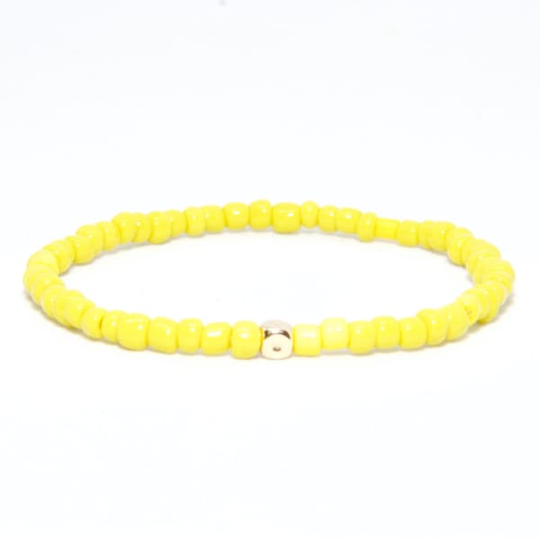 Bracelet de perles en or jaune 14K solide - plage Boho Stretch cordon - perles de verre tchèques africain jaune - hommes femmes cadeau unisexe lui son