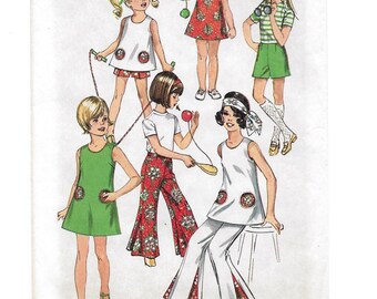 A Sleeveless A-Line Tunic/Dress, Bell-Bottom Pants & Shorts Pattern for Girls: Uncut - Size 8 Breast 27&quot; • Simplicity 8767 ~ Free Shippinig!