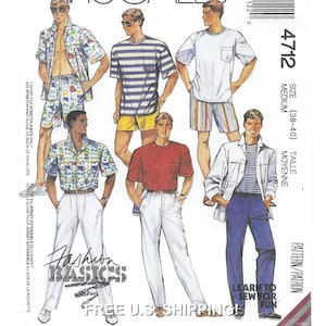 Puede incluir: Un patrón de costura vintage con ilustraciones de ropa casual para hombres. Los diseños incluyen camisas, pantalones cortos y pantalones de varios estilos y colores. El tamaño del patrón es mediano (38-40). El texto dice "Fashion Basics" y "Learn to Sew for Fun".