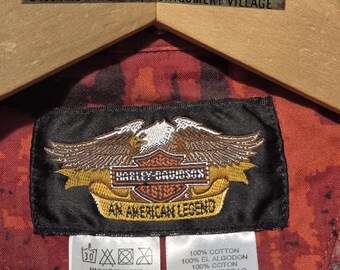 Harley Davidson Mens Shirt  100 percent Cotton Size Large. Made by Harley. Great Print with Side Slits