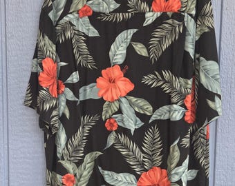 Hawaiian by La Cabana Made in Macau Size Mens L. Beautiful Hibiscus- Leaf Pattern