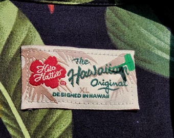 Hilo Hatties Hawaiian Shirt Men's Size L. Designed in Hawaii. Black background with tropical plants. Beautiful Condition