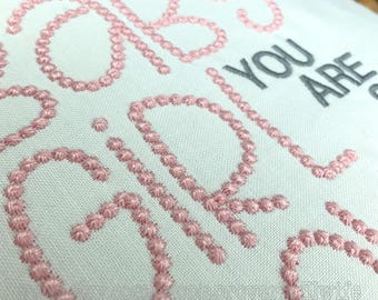 Fuente de bordado a máquina Pearls Font - Conjunto completo de fuentes de bordado, 5 tamaños A-Z 0-9 1, 1.5, 2.0, 2.5, 3 pulgadas / Bordado de puntada de perla BX