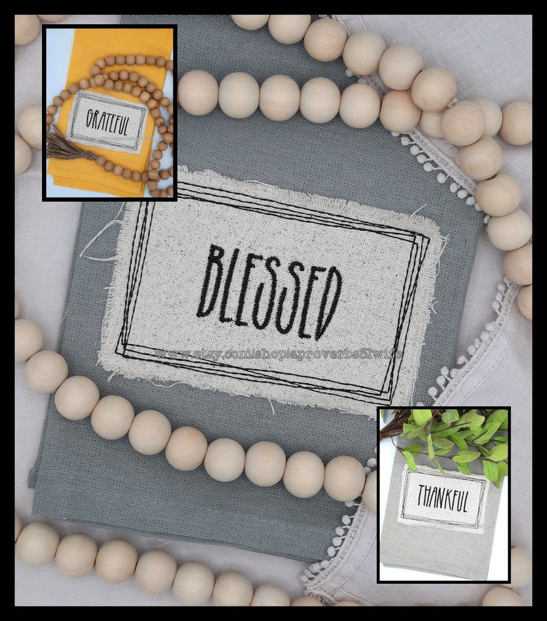 Puede incluir: Una composici&oacute;n decorativa con una tela gris con la palabra "BLESSED" en negro, enmarcada por un borde negro. Tambi&eacute;n hay cuentas de madera e im&aacute;genes m&aacute;s peque&ntilde;as con las palabras "GRATEFUL" y "THANKFUL".