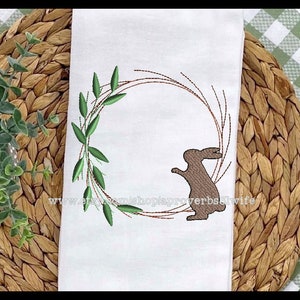Diseño de bordado con marco de fuente de monograma de Pascua - Diseño de bordado de corona de palitos - Bordado de conejito de granja - 6 tamaños desde 4x4 hasta 9x9