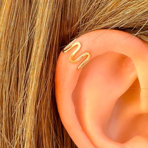 Ultra Mini 14K Gold Filled Upper Cartilage Ear Cuff, No Piercing Helix Ear Wrap, Minimalist Wave, 8mm Diameter & Adjustable, Gift Teenager