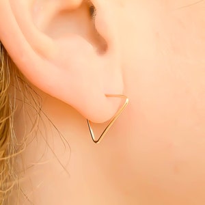 Small Triangle Gold Hoops, Gold Triangle Earrings, Triangle Gold Hoop Earrings, Gold Geometric Hoops