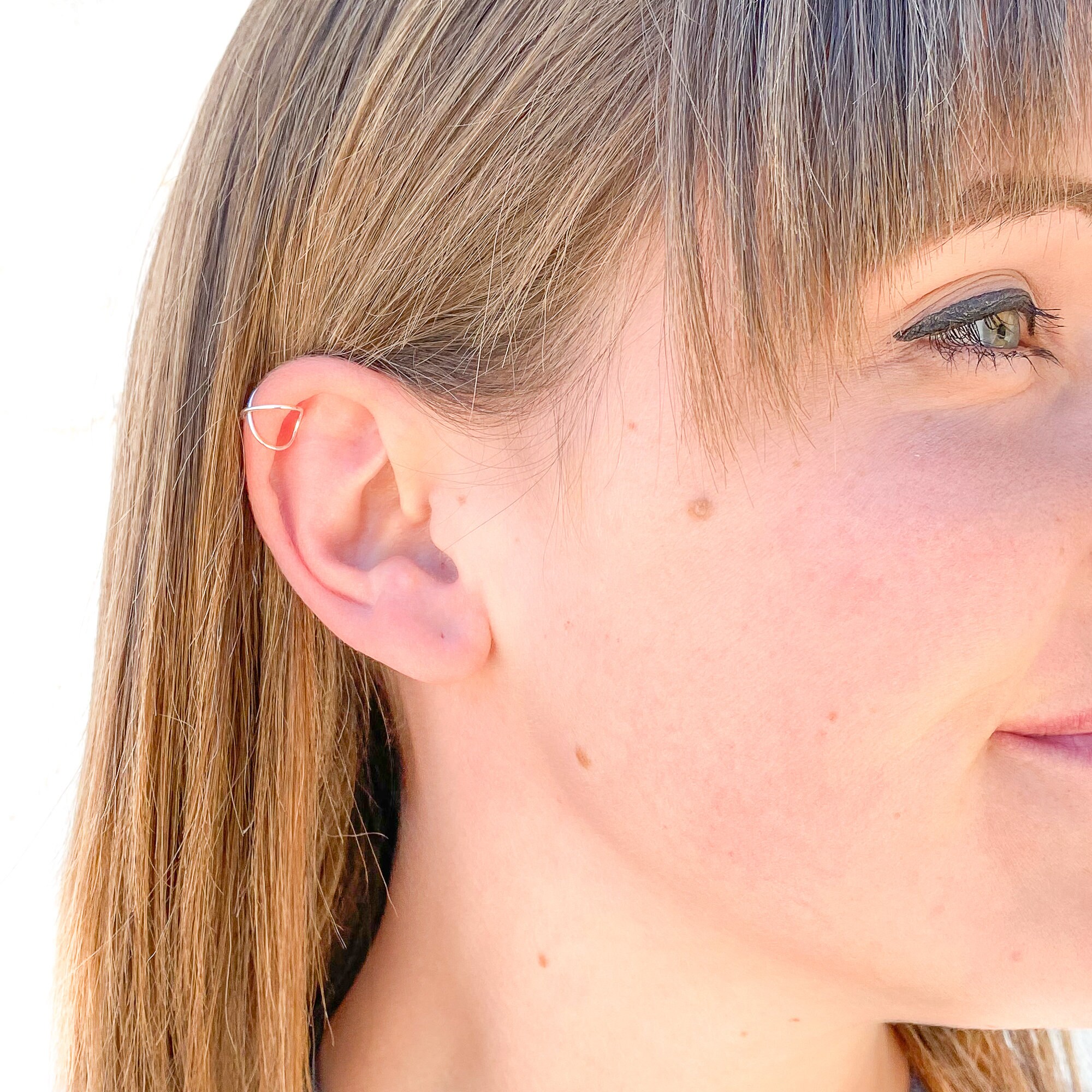 トリプル シルバー(C) EarCuff Amazon.com: Triple Band Helix Earcuff Hammered 14k gold
