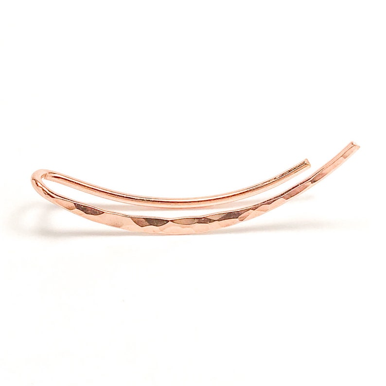 Rose Gold Ear Climber, gehamerde oorpin, oorcrawler oorbellen, roségouden oorbellen, minimalistische oorklimmers, roségoud gevulde oorbellen afbeelding 2