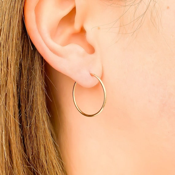 14k Gold-filled Threader Hoop Earrings with Flattened End 25mm 14k Gold-filled Threader Hoop Earrings with Flattened End 25mm