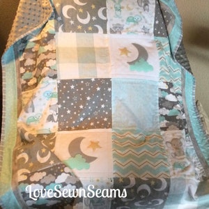 MADE TO ORDER/Moon and Star Quilt/Baby Quilt/Sleepy Quilt/Modern Baby Quilt/Appliqué Quilt
